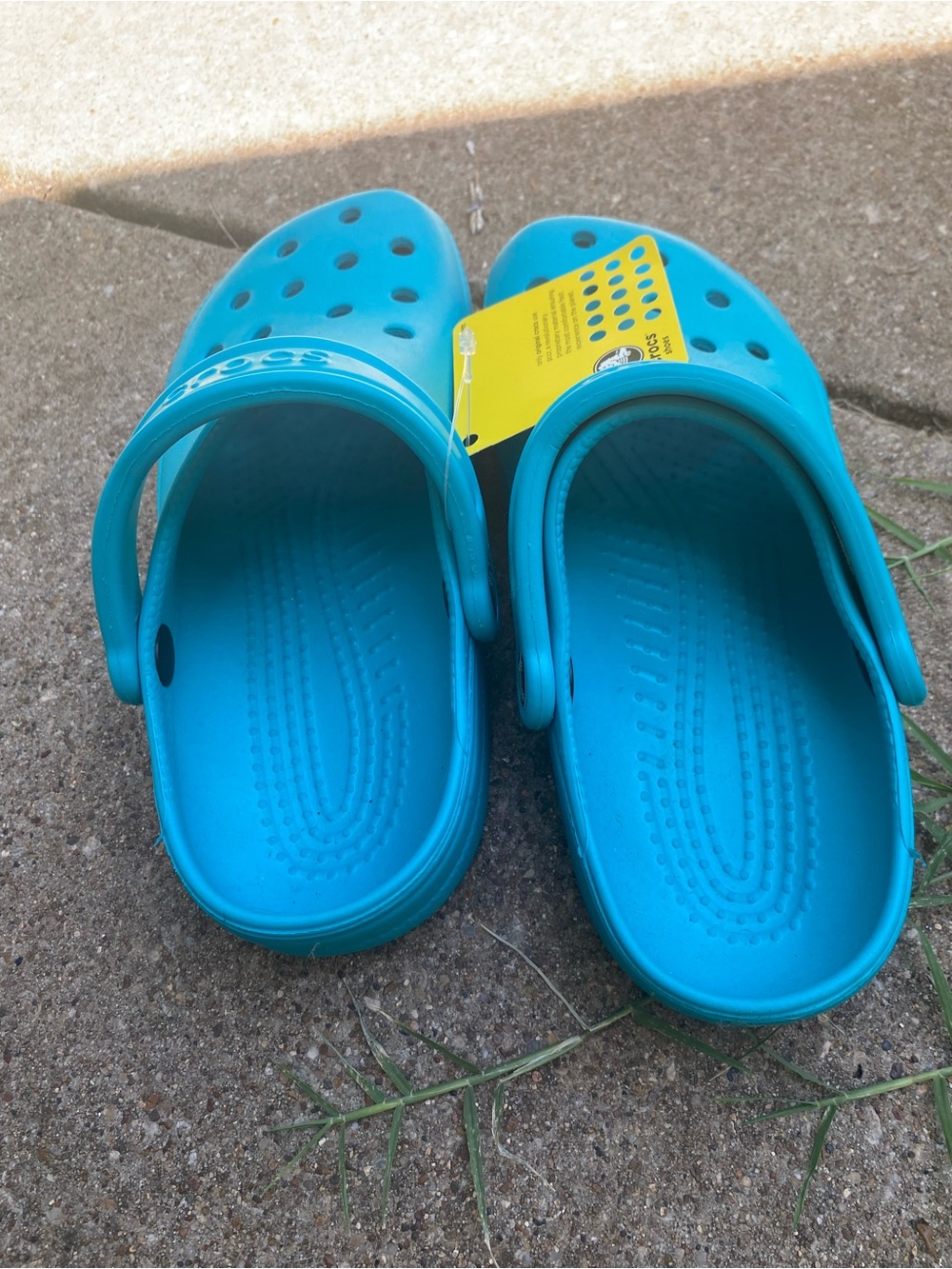 CROCS Classic Clog in Bright Teal - Picture 6 of 7